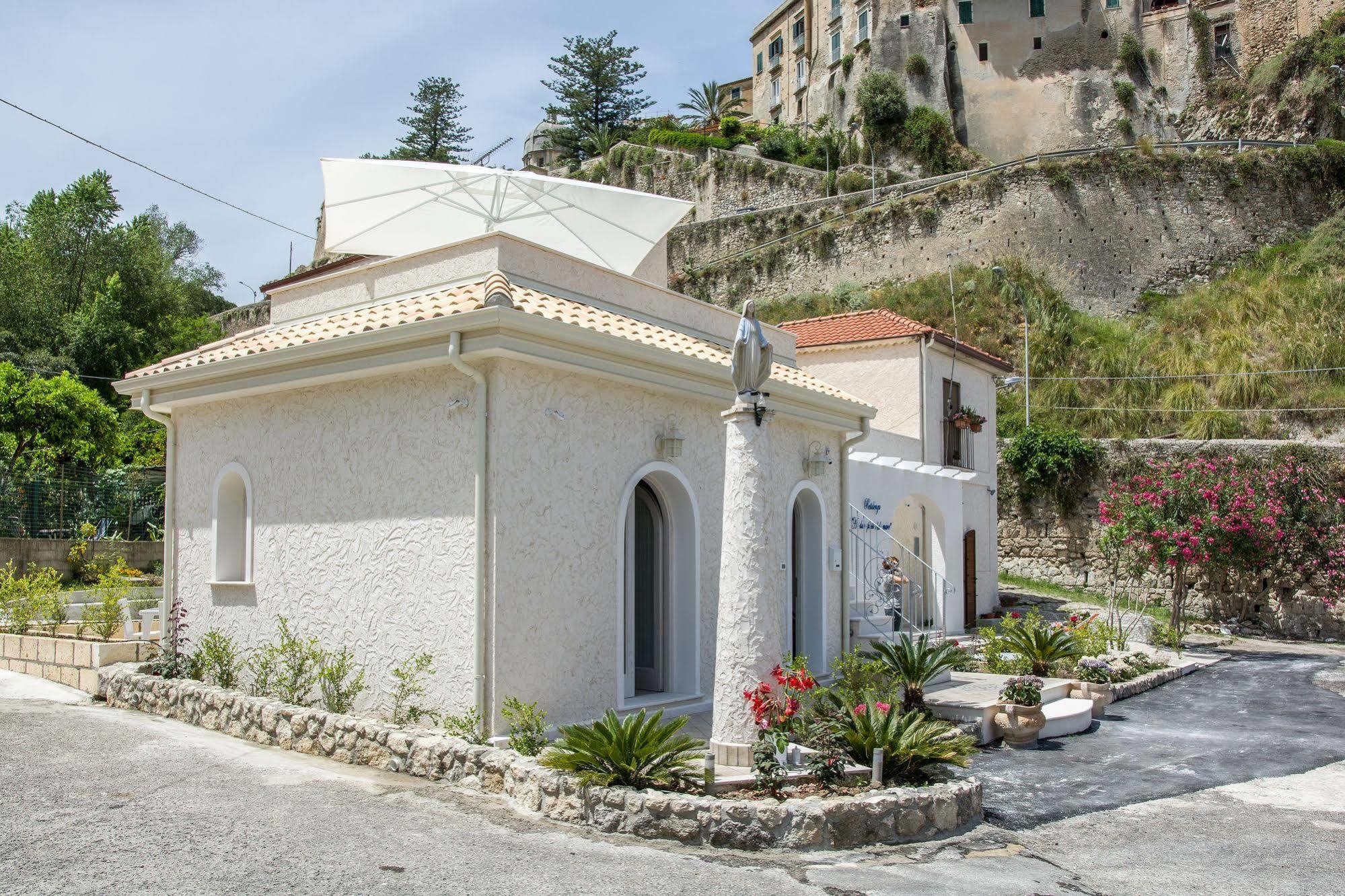 Отель Residenza A Due Passi Dal Mare Тропея Экстерьер фото